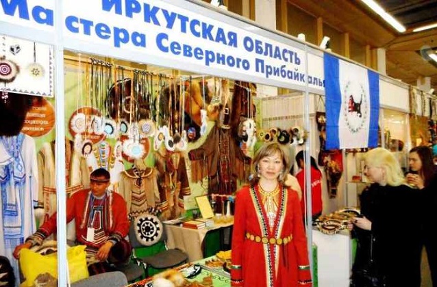 Иркутская мастерица при поддержке ИНК стала лучшей на выставке «Сокровища Севера 2015» 