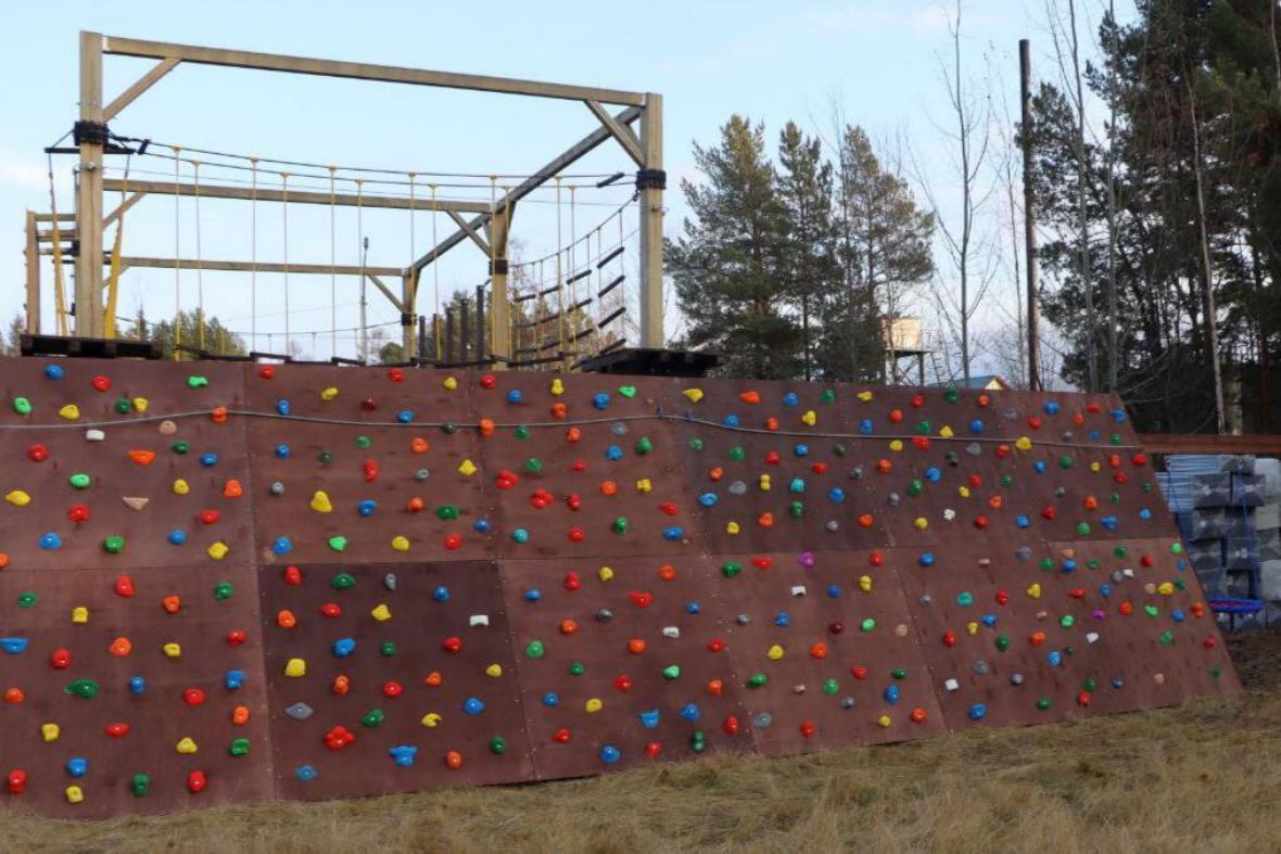 В Ленске установили скалодром для детей при поддержке ИНК