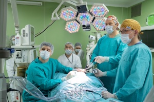 Уникальная операция: в Иркутске спасли двухнедельного младенца с болезнью почек