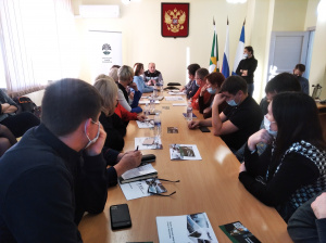 В Усть-Куте прошел круглый стол "Как стать подрядчиком Иркутской нефтяной компании" 
