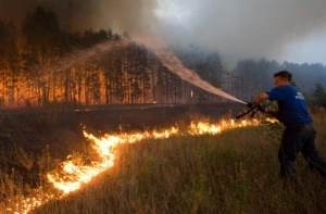 ИНК помогает в тушении лесных пожаров