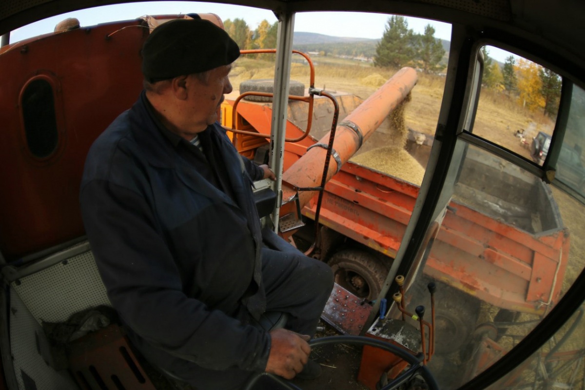 Иркутская нефтяная компания помогла аграриям Усть-Кутского района